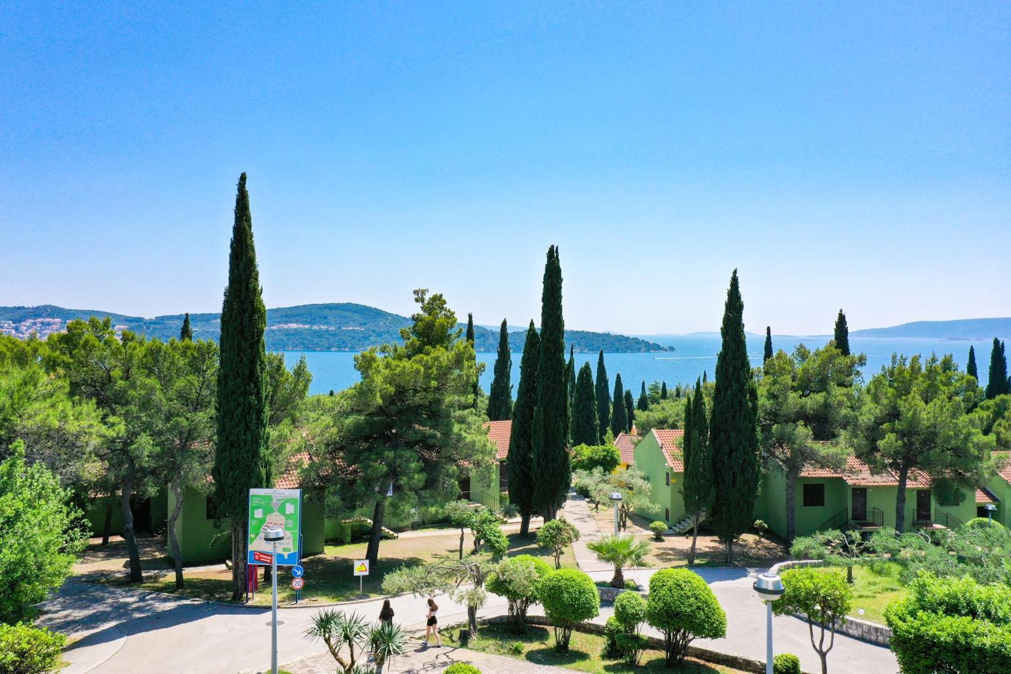 Apartments Medena Trogir Exterior photo